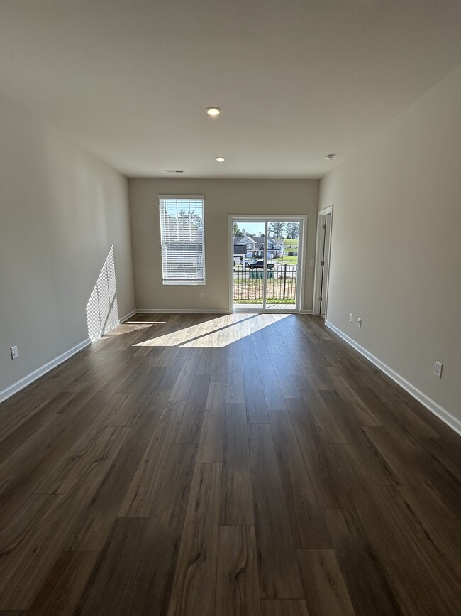 1647 Manuka Ln, Columbia, TN 38401 - photo 7