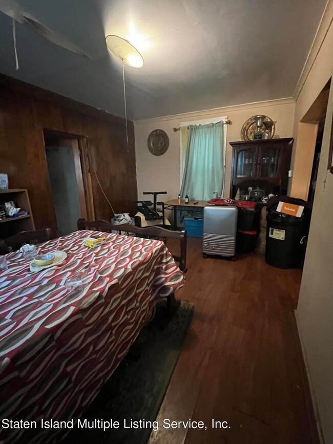 1679 Castleton Ave, Staten Island, NY 10302 - photo 4