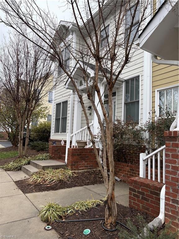 Friendly porches and sidewalks