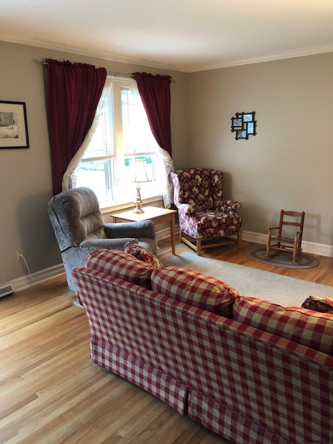 62 Cuthbert St, Schenectady, NY 12302 - photo 4