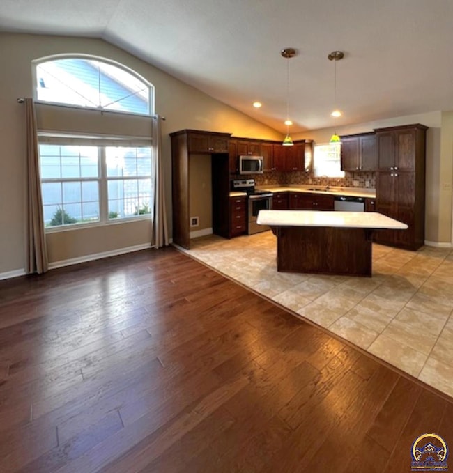 5514 SW Cantabella St, Topeka, KS 66614 - photo 3