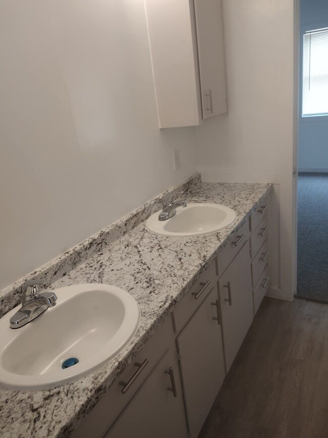 2600 Stadium Dr, Alvin, TX 77511 - photo 7