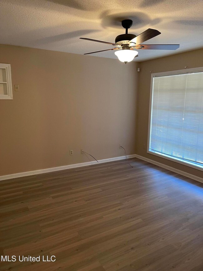 2128 Timberlane St, Hernando, MS 38632 - photo 7