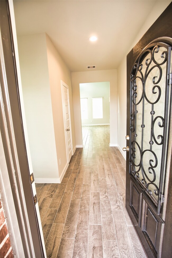 2918 Valeria Dr, Rosenberg, TX 77471 - photo 4