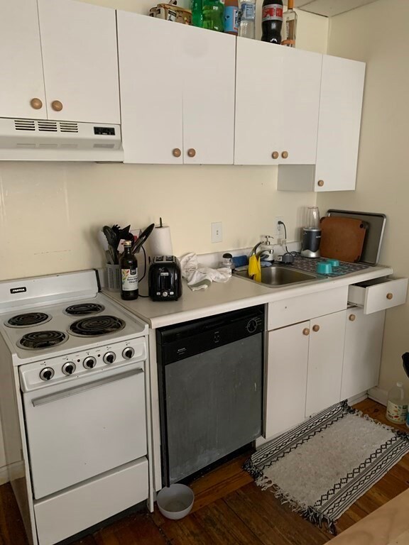 37 S Russell St, Boston, MA 02114 - photo 4