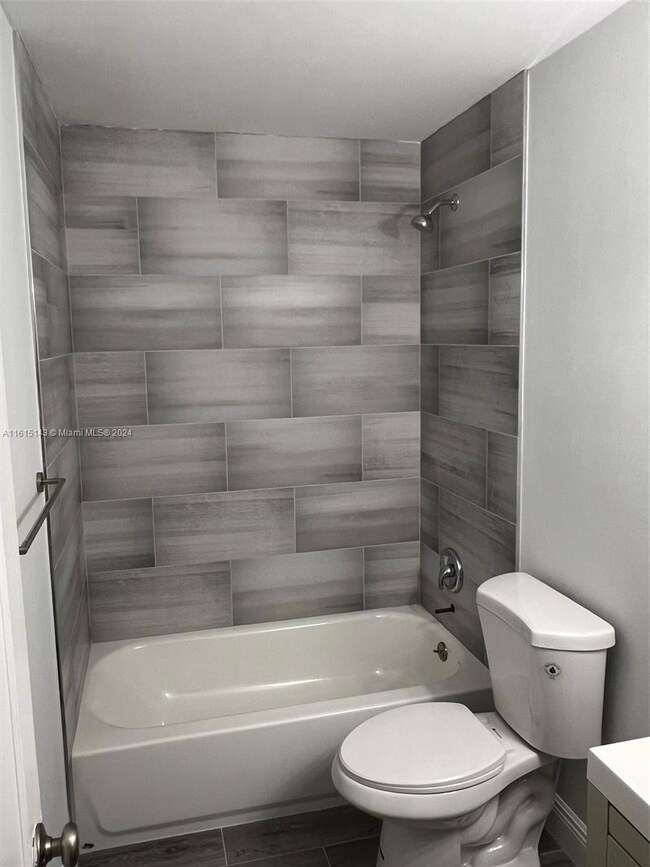 4799 Saratoga Rd, West Palm Beach, FL 33415 - photo 6