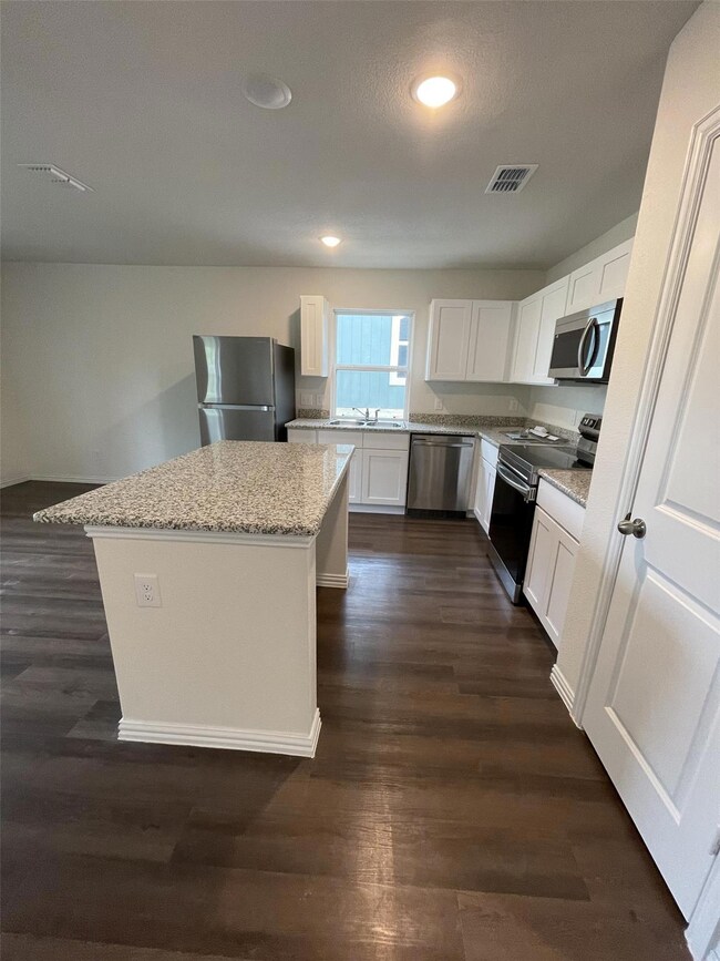 418 W Munson St, Denison, TX 75020 - photo 4