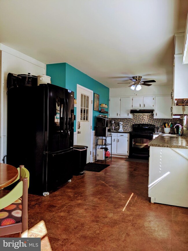 3415 Westview Cir, Greencastle, PA 17225 - photo 6