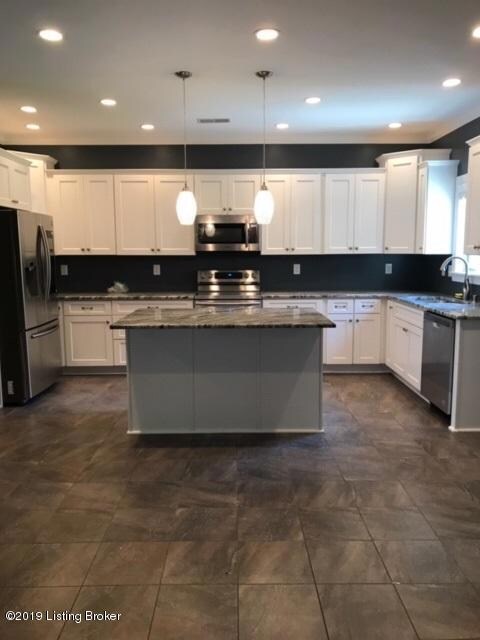 5406 E Manslick Rd, Louisville, KY 40219 - photo 3