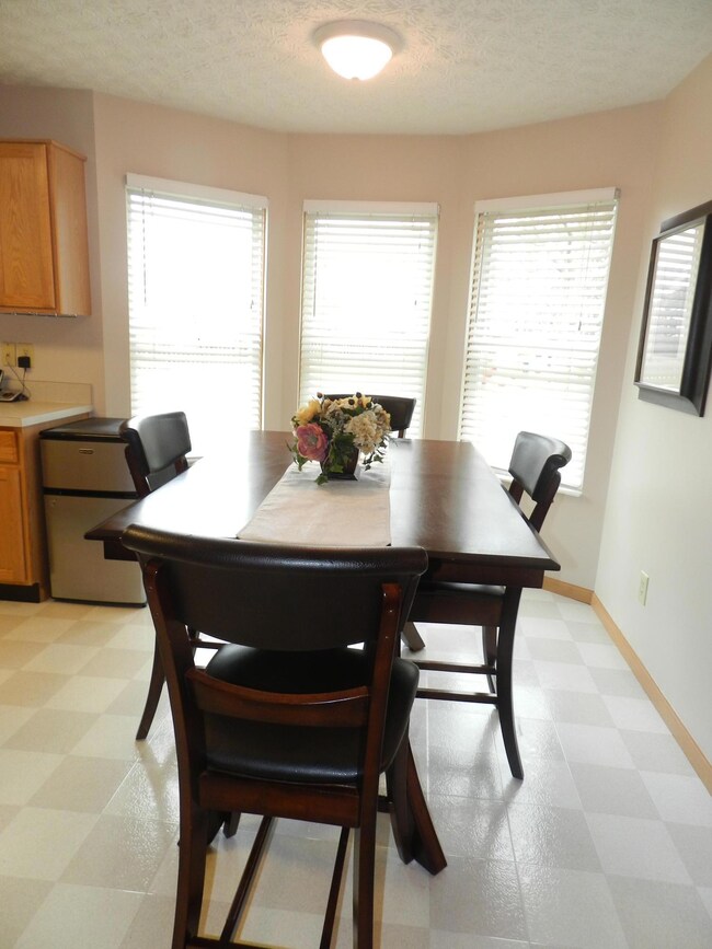 EATING AREA