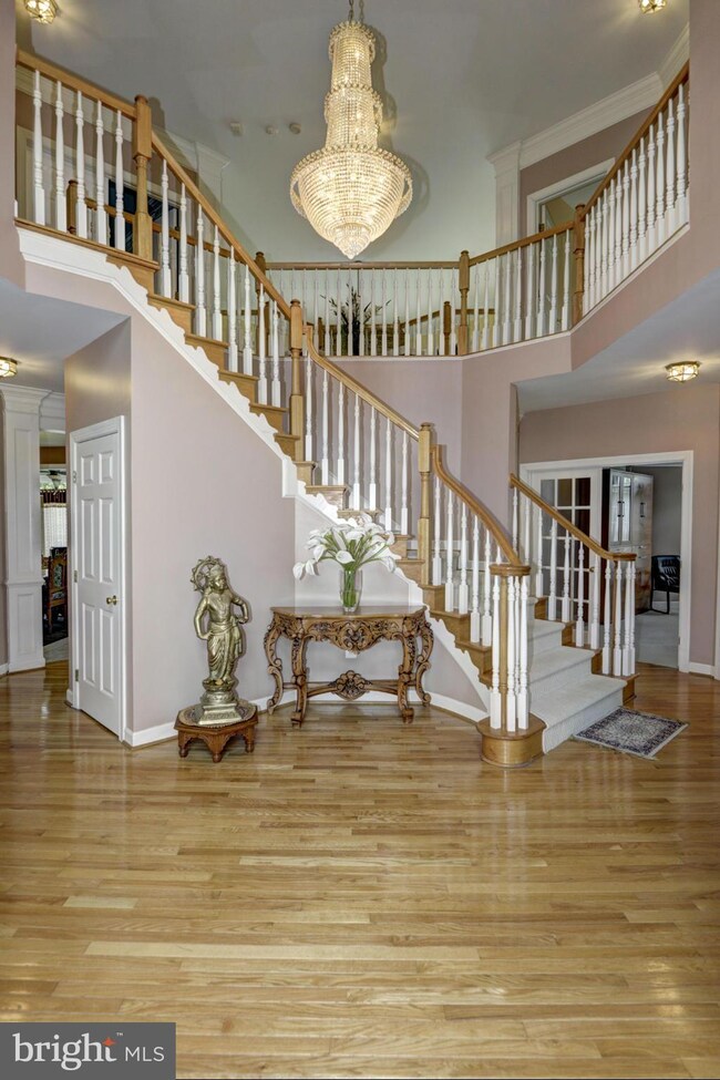 16525 Harbour Town Dr, Silver Spring, MD 20905 - photo 2