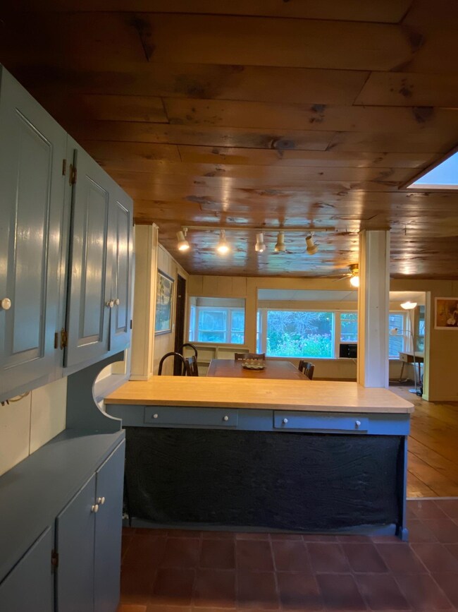 512 Hinesburg Rd, Brattleboro, VT 05301 - photo 3