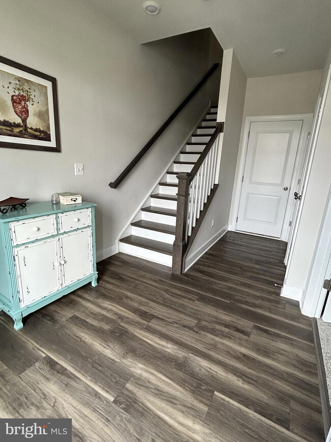 8151 Greenpoint Place, Rockville, MD 20855 - photo 3