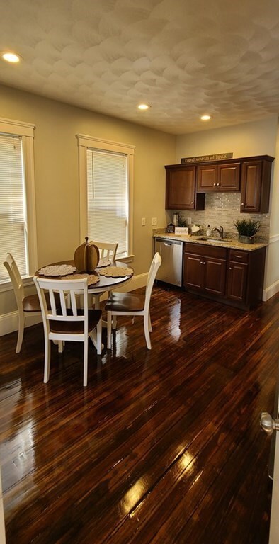 32 Radcliffe Rd unit 1, Somerville, MA 02145 - photo 4