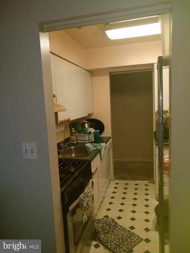 5915 Tamar Dr, Columbia, MD 21045 - photo 2