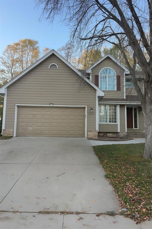 6909 Deerview Dr, Urbandale, IA 50322 - photo 2