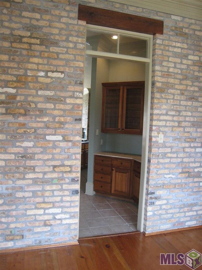 Entry to kitchen