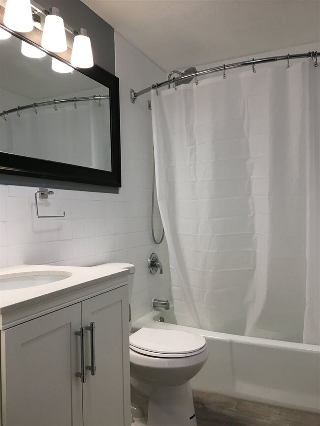 97G Capitol Hill Dr unit 97G, Londonderry, NH 03053 - photo 5