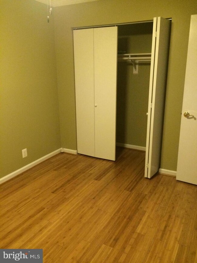 2611 S Walter Reed Dr unit C, Arlington, VA 22206 - photo 3