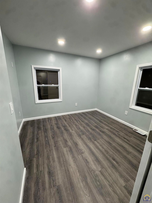 3433 SE Adams St, Topeka, KS 66605 - photo 2