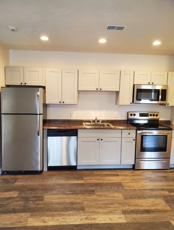 576 South Ave unit 9, Whitman, MA 02382 - photo 2