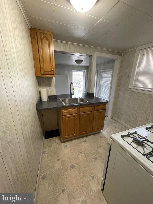 325 Erie Ave, Quakertown, PA 18951 - photo 6