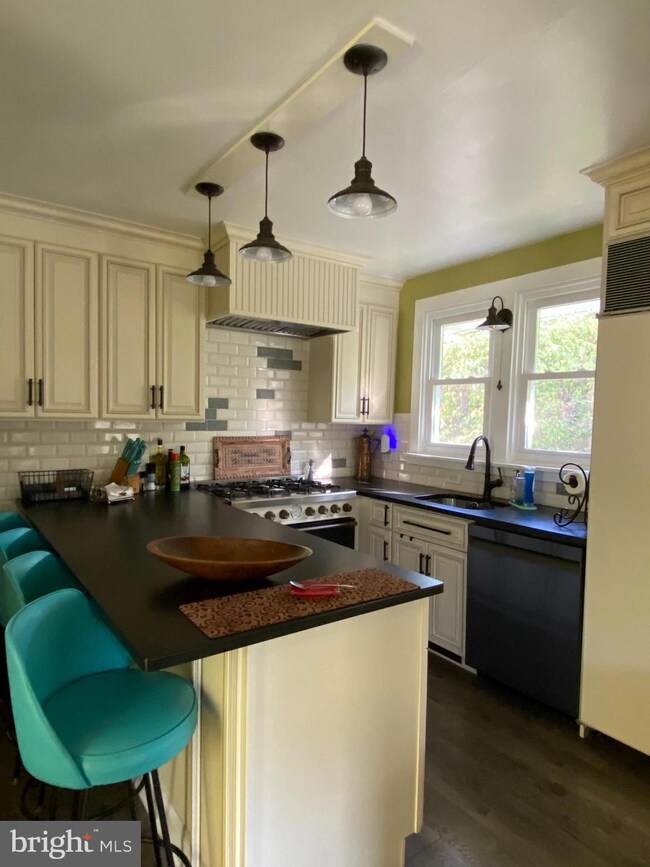 152 Mill Rd, Norristown, PA 19401 - photo 5