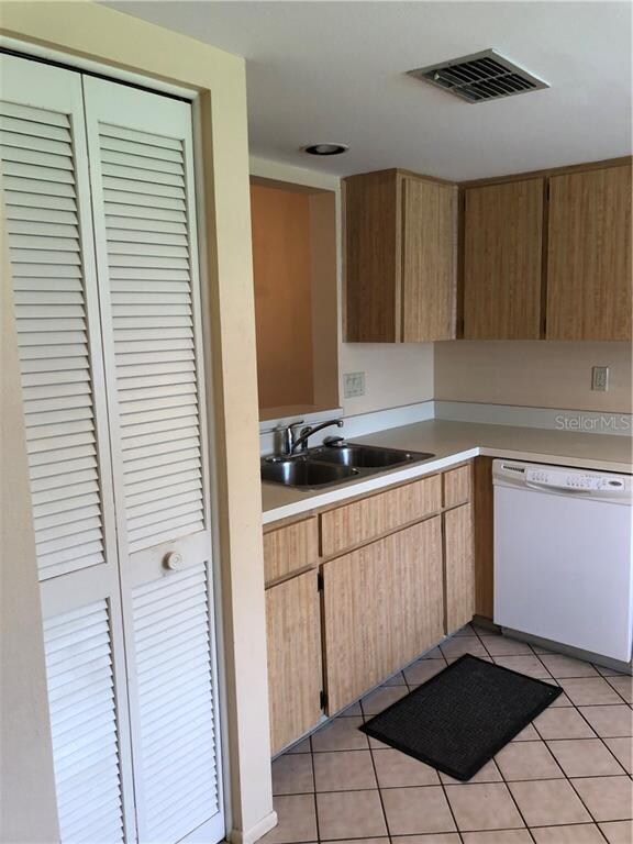 3411 Stonehaven Ct E unit A, Palm Harbor, FL 34684 - photo 5