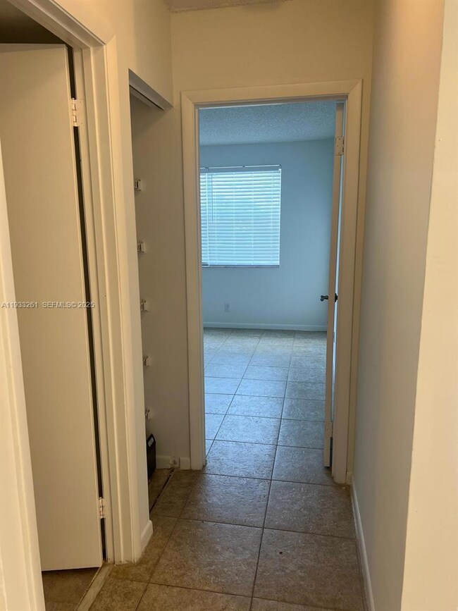 8821 Wiles Rd unit 306, Coral Springs, FL 33067 - photo 6