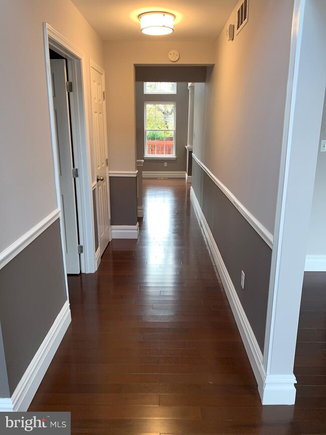 10 Thorn Briar Ln, Burlington, NJ 08016 - photo 2