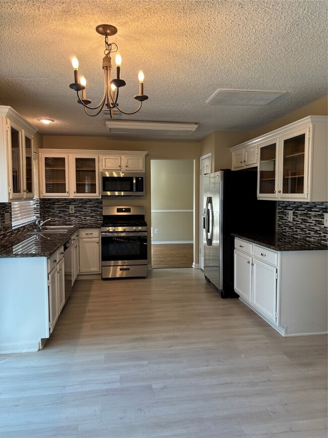 4008 Spring Garden Dr, Pearland, TX 77584 - photo 6