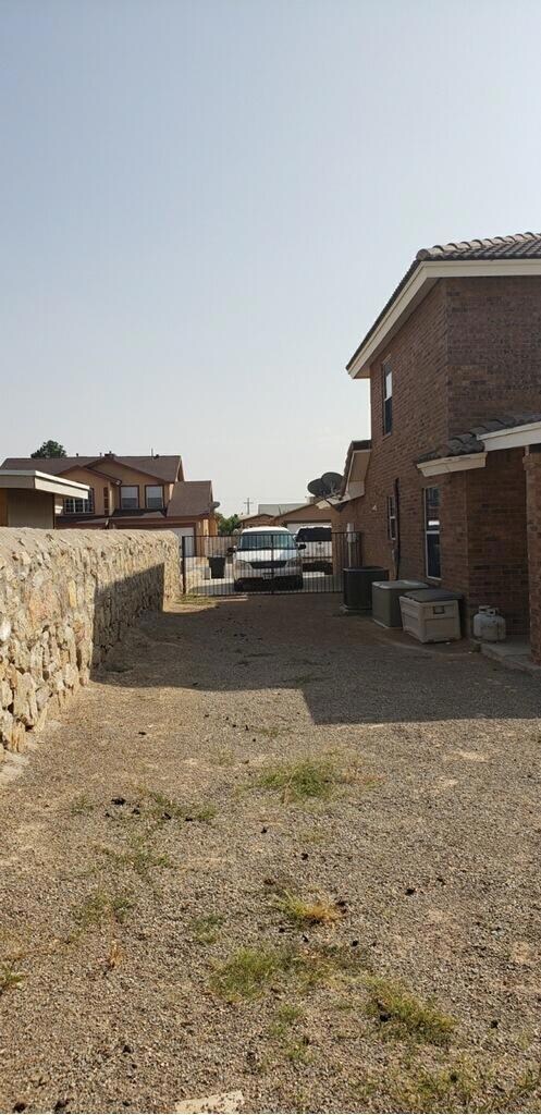 14325 Desert Fire Ct, Horizon City, TX 79928 - photo 2