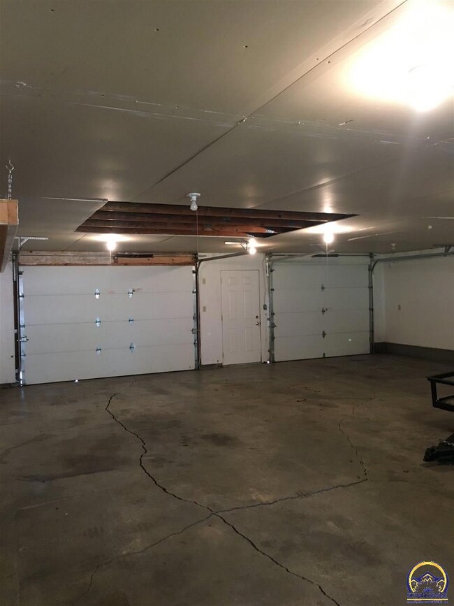 4925 SW Wanamaker Rd, Topeka, KS 66610 - photo 6