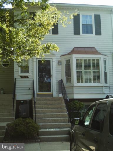 1519 Lowell Ct, Crofton, MD 21114 - photo 2