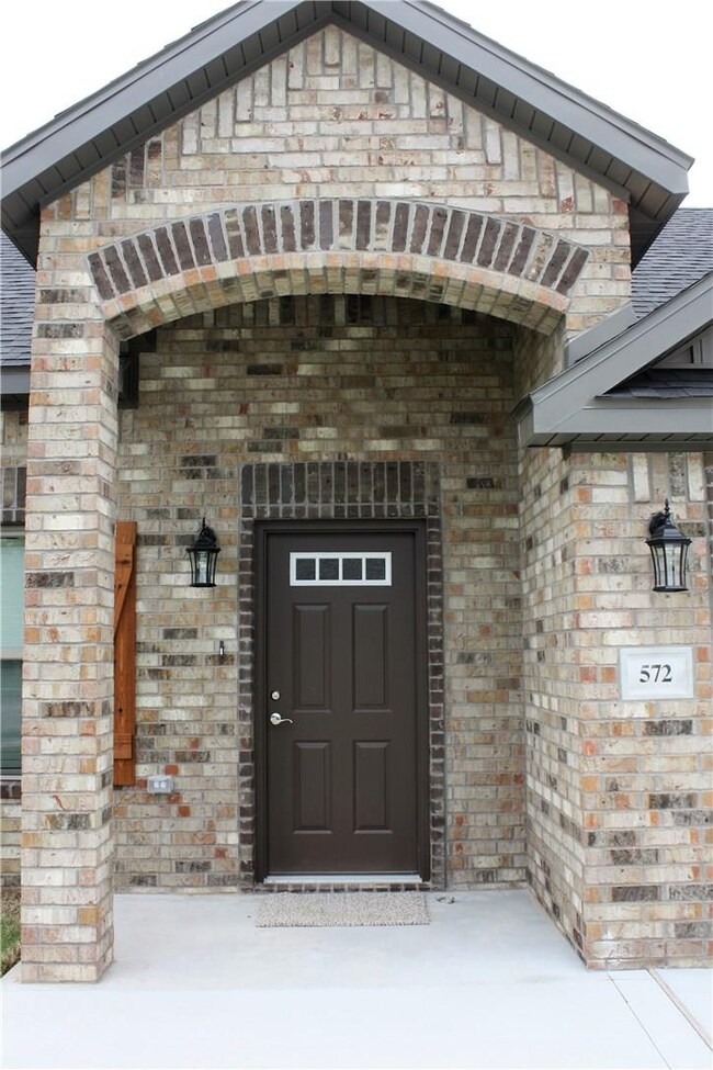 572 Riley Ln, Bethel Heights, AR 72764 - photo 3