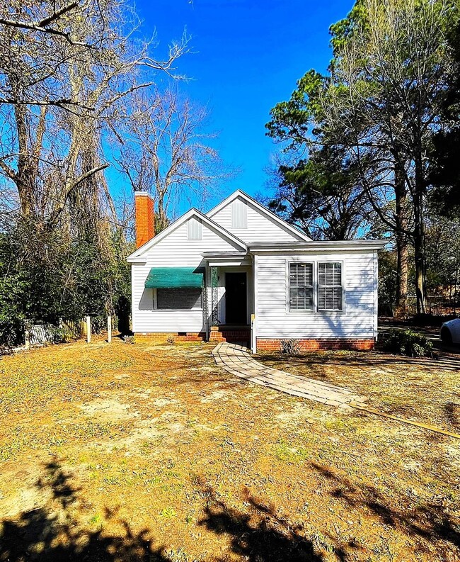 Welcome Home to 1113 Navarro Avenue