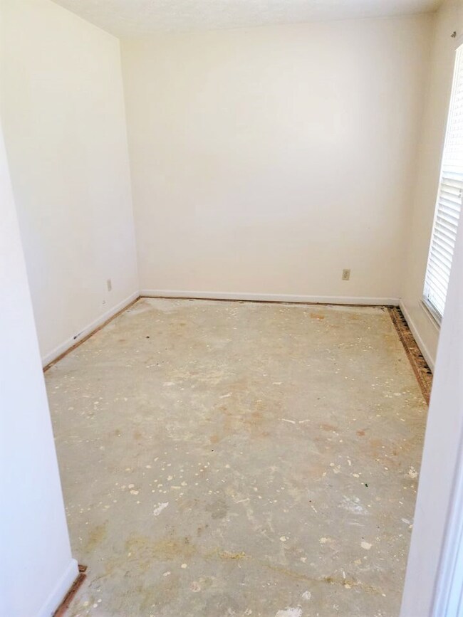 Living Room/Bonus Room could be another Bedroom
