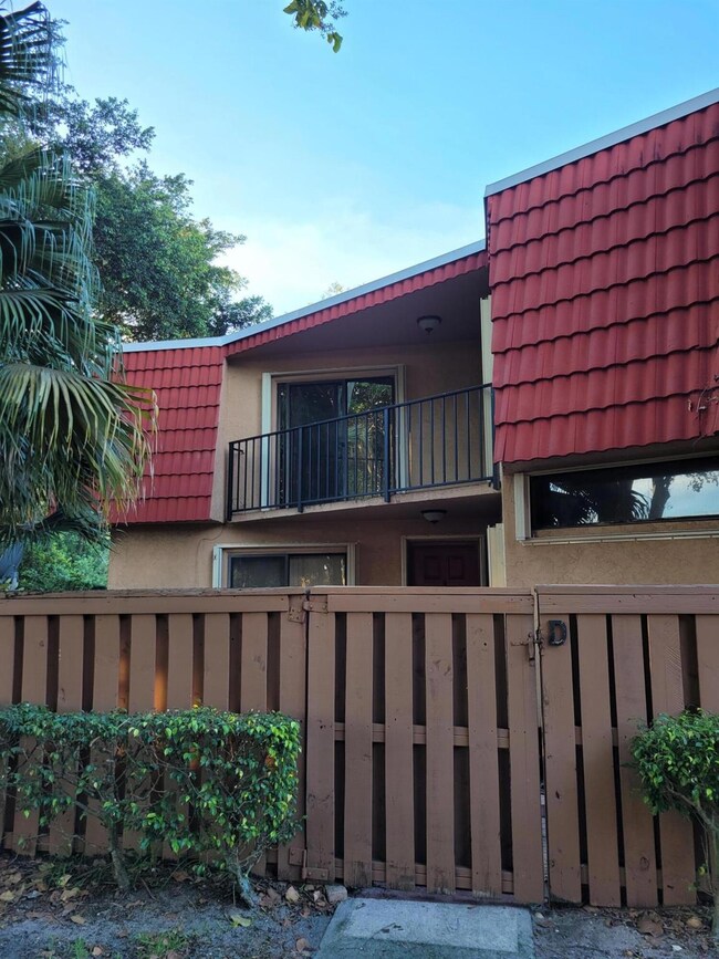 8261 Severn Dr unit D, Boca Raton, FL 33433 - photo 2