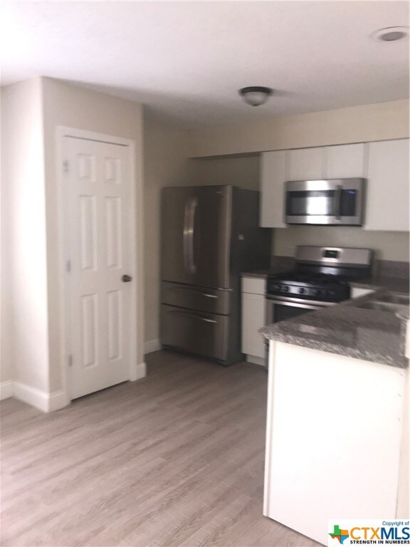 707 Bracewood Cir unit B, San Marcos, TX 78666 - photo 3