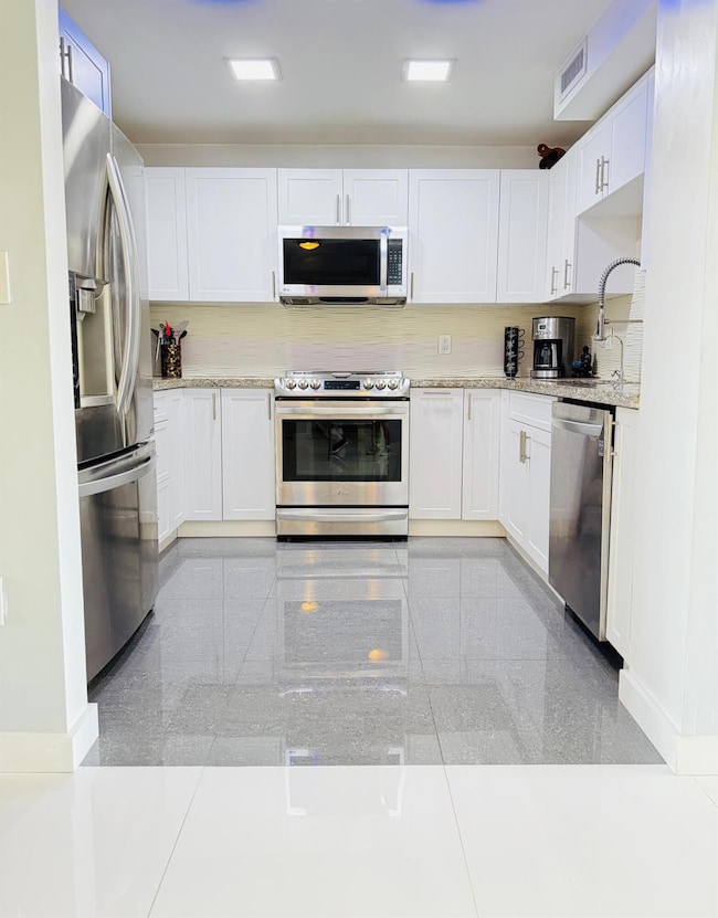 4164 Inverrary Dr unit 404, Lauderhill, FL 33319 - photo 4