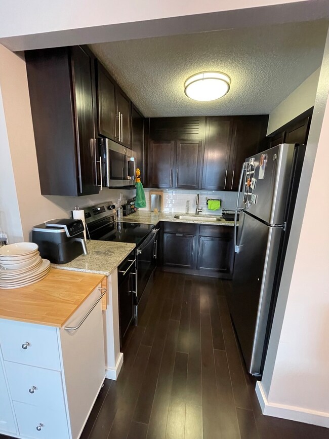 unlisted-address, Chicago, IL 60654 - photo 5