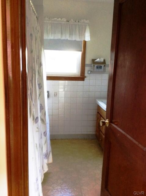 1845 S 2nd St, Allentown, PA 18103 - photo 7