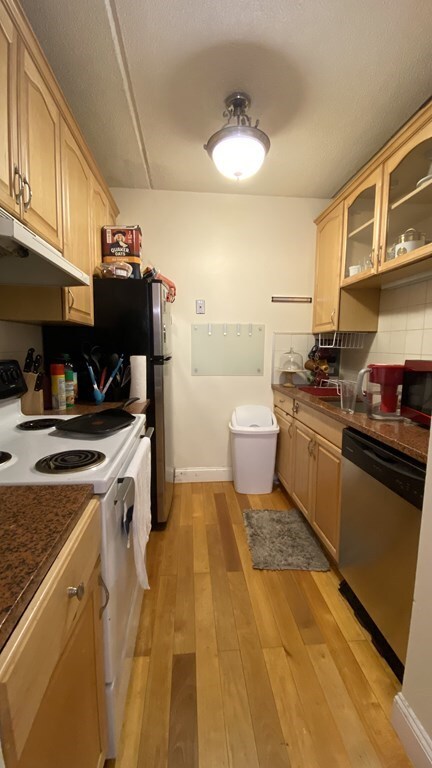 12-16 Ellery St unit 103, Cambridge, MA 02138 - photo 5