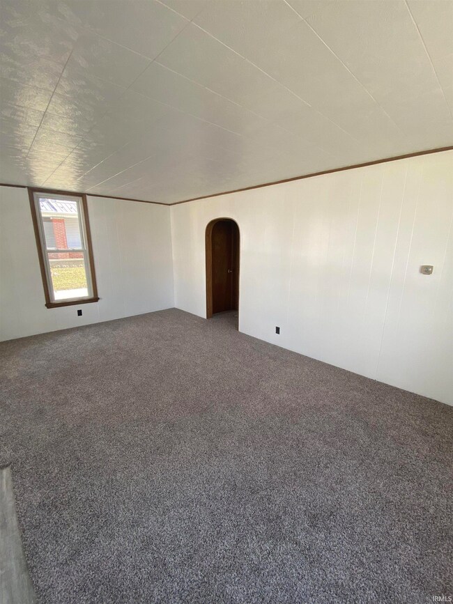 108 E Kendall St, La Fontaine, IN 46940 - photo 4