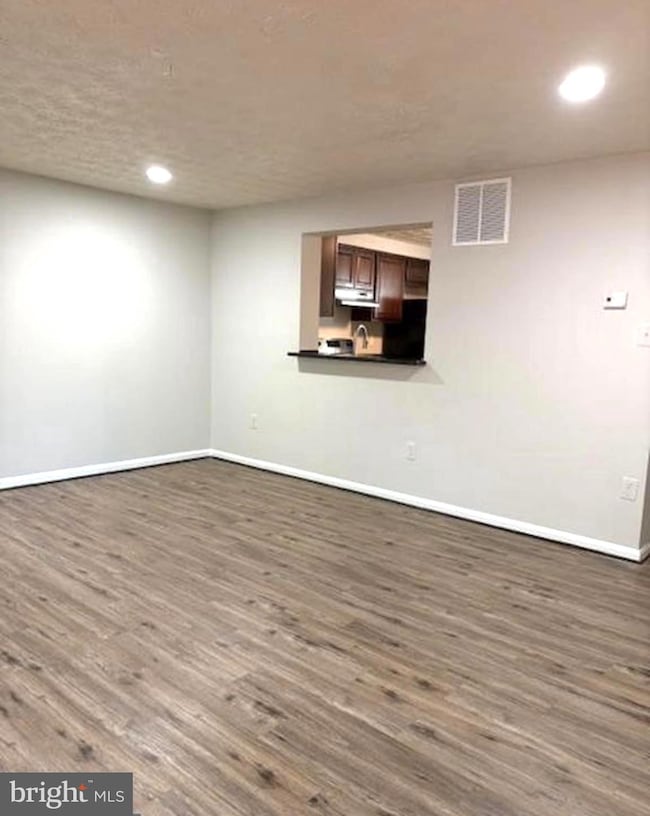 8373 Silver Trumpet Dr, Columbia, MD 21045 - photo 4