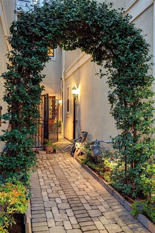 2410 Mandell St, Houston, TX 77006 - photo 2