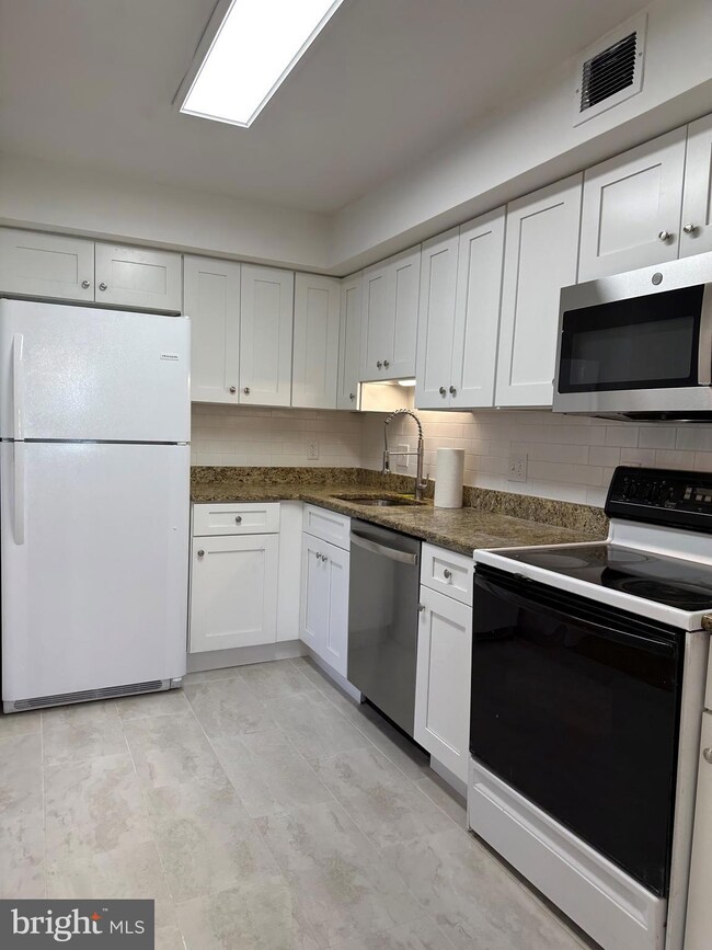 16 Sawmill Run, Norristown, PA 19401 - photo 3