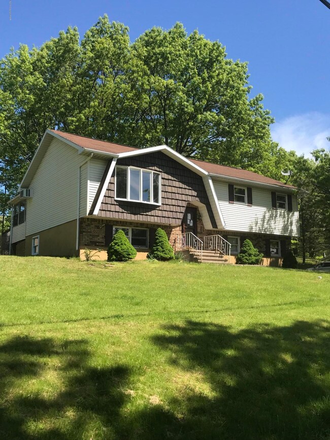 163 Municipal Dr, Bushkill, PA 18324 - photo 2