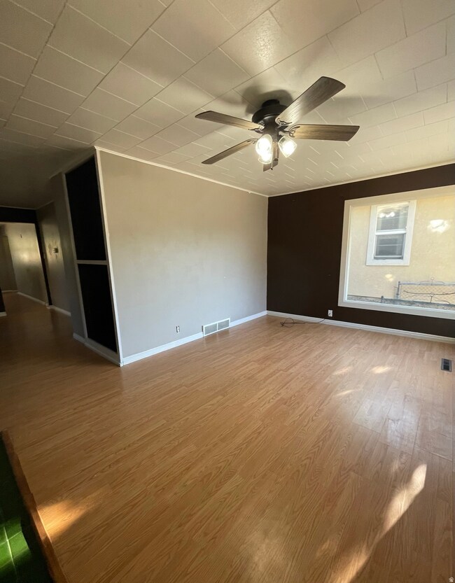 279 Hill St, Helper, UT 84526 - photo 4