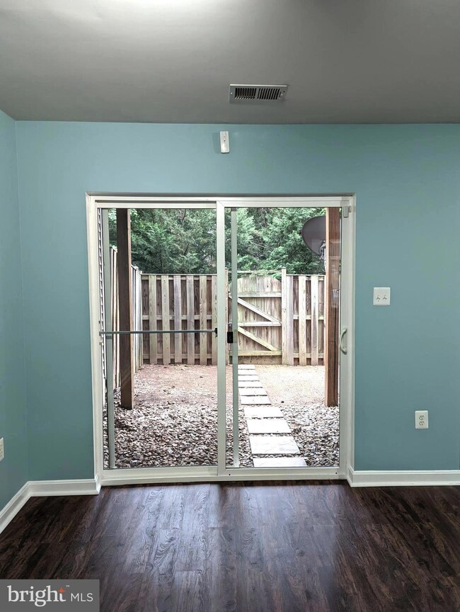 14173 Hunters Run Way, Gainesville, VA 20155 - photo 4